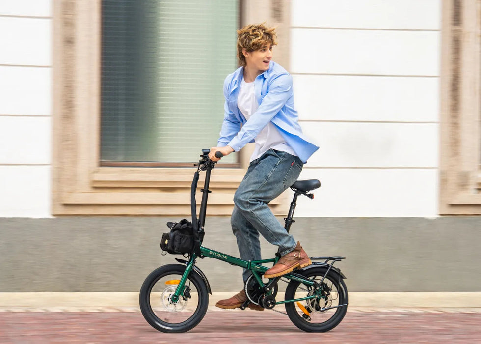 Urban Commuting with Engwe Zip